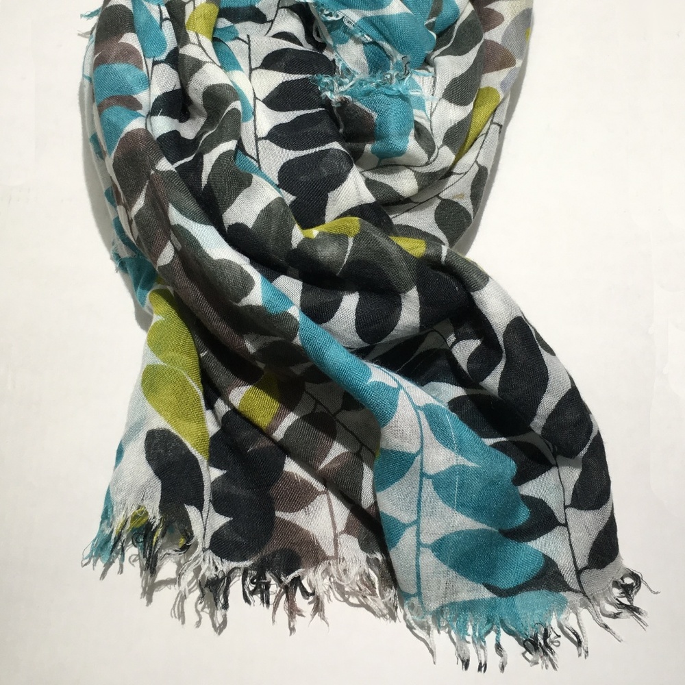 🌿 Beautiful Multicolored Statement Scarf - Picture 2 of 4